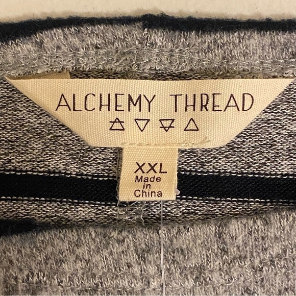 Alchemy Thread Women’s XXL Sweater Top Shirred Sleeve Striped Gray/Black - Picture 2 of 10